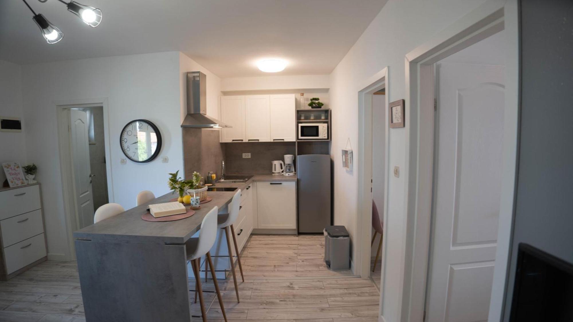 Apartments San Francesco โรวีน ภายนอก รูปภาพ
