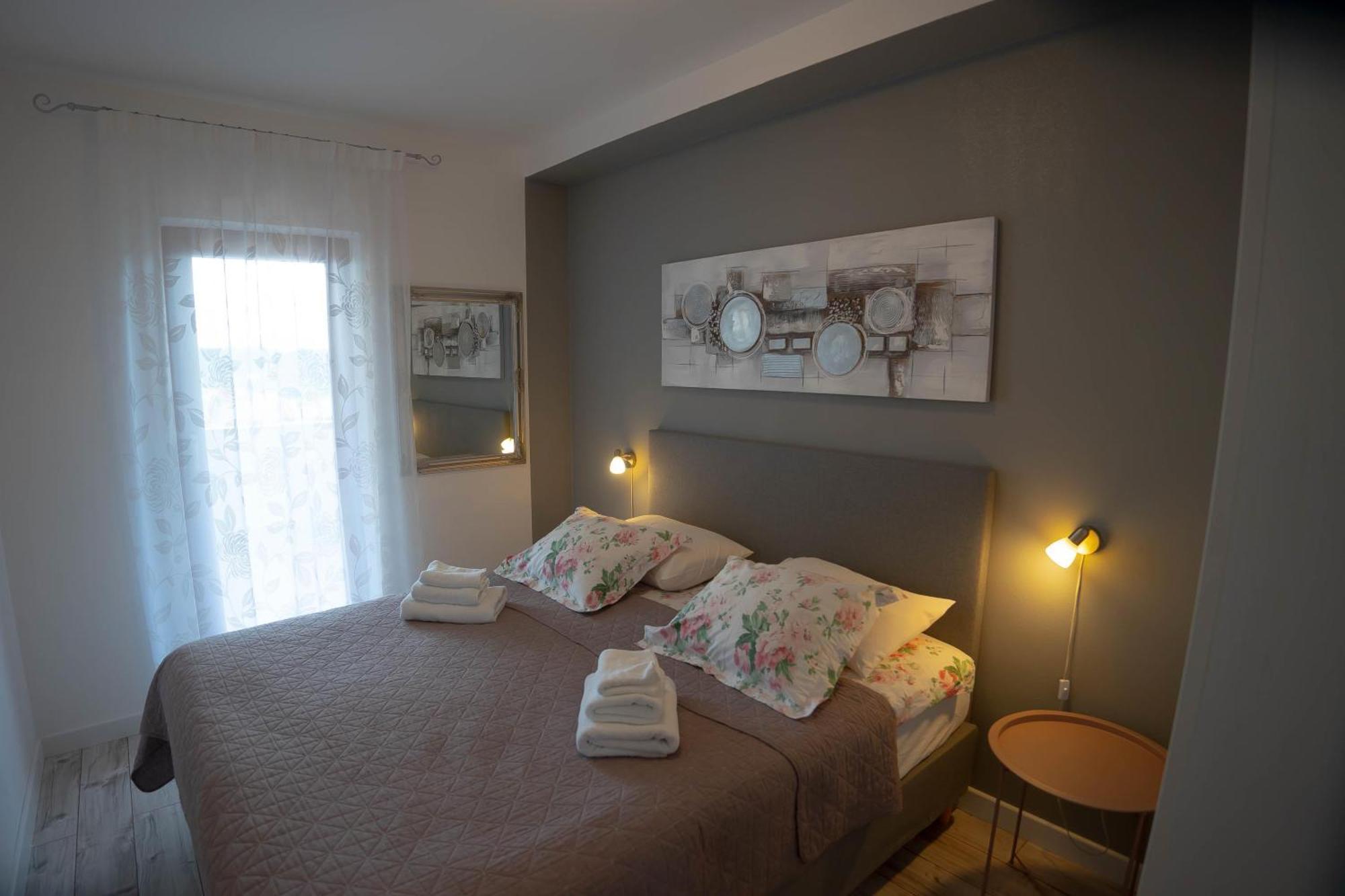 Apartments San Francesco โรวีน ภายนอก รูปภาพ