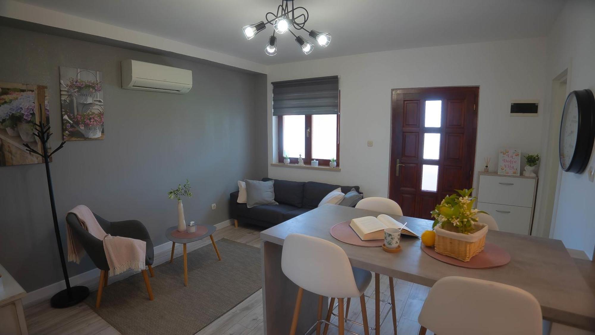 Apartments San Francesco โรวีน ภายนอก รูปภาพ