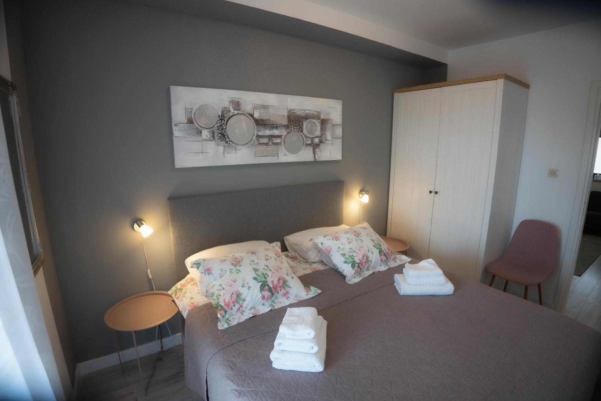 Apartments San Francesco โรวีน ภายนอก รูปภาพ